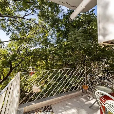 شقة Charming Apartment With Refreshing View In The Heart Of Kadikoy *